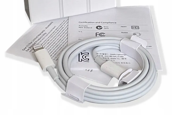ladowarka-do-apple-iphone-12-13-pro-max-kabel-waga-z-opakowaniem-0-3-kg