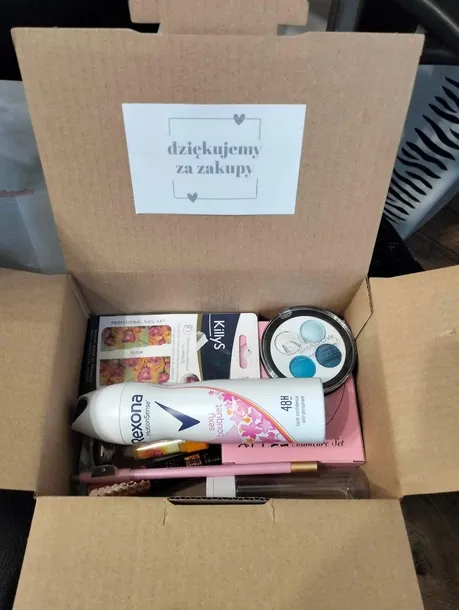 mysterybox-kosmetyczny-waga-z-opakowaniem-5-kg