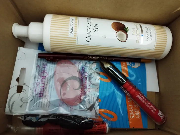mysterybox-kosmetyczny-stan-nowy-waga-z-opakowaniem-5-kg