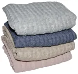 pled-sweterek-niebieski-140-180cm-stan-nowy