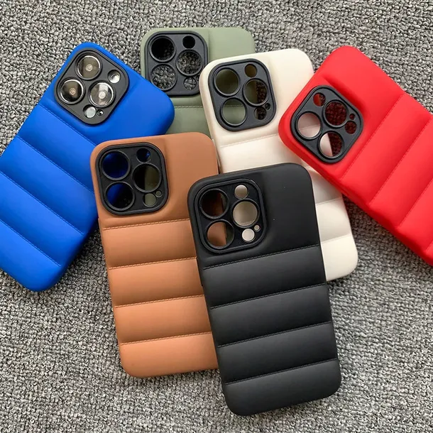 etui-do-iphone-13-pro-puchowe-the-puffer-case-typ-plecki