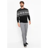 dopasowany-sweter-pullover-ze-wzorem-48-50-939848-kolor-inny-kolor