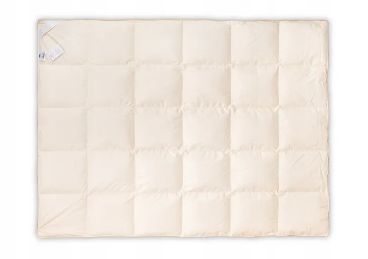 koldra-caloroczna-amz-krem-basic-200x200-stan-nowy