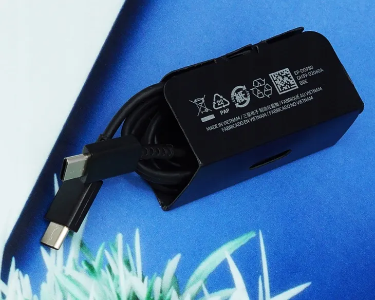 oryginalny-kabel-samsung-quick-charge-2x-usb-c-1m-konstrukcja-oplot