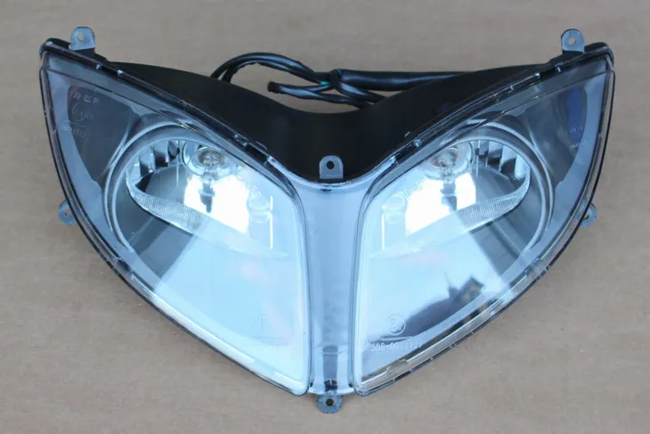 lampa-przod-benzer-dakota-numer-katalogowy-czesci-72372