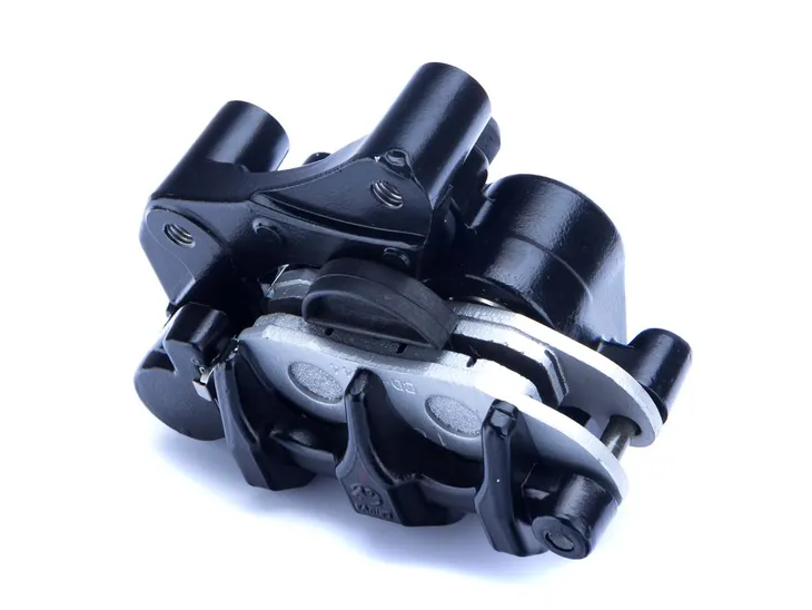 zacisk-hamulca-przod-romet-adv-250-numer-katalogowy-czesci-02-53014-m954-c000