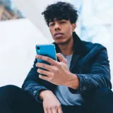 przezroczyste-etui-do-iphone-xs-max-funkcje-ladowanie-indukcyjne-pochlanianie-wstrzasow
