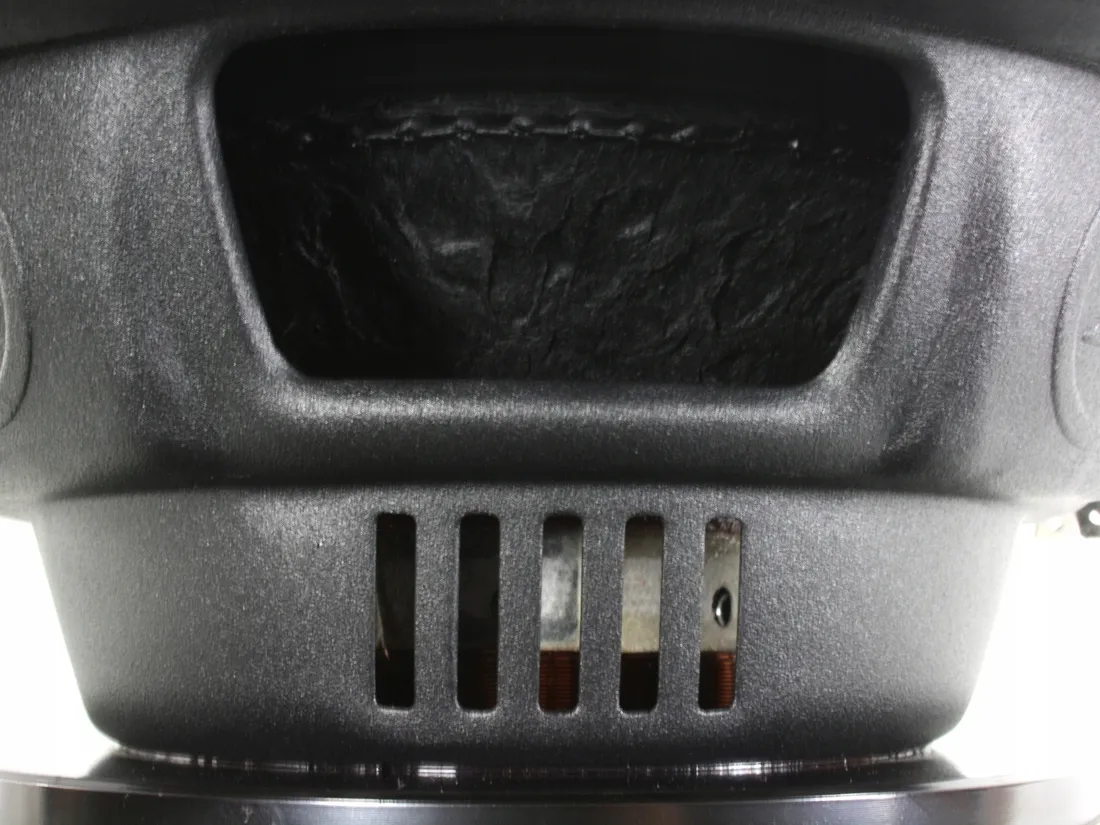 glosnik-subwoofer-excursion-8-20cm-2000w