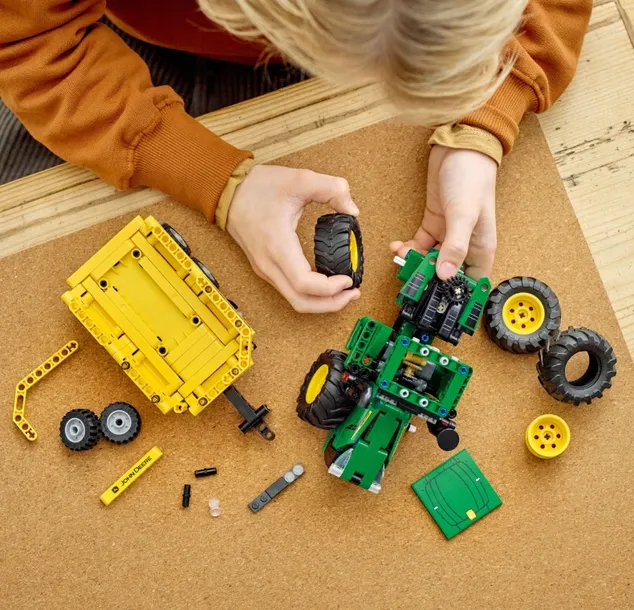 traktor-lego-technik-390-elementow-marka-lego