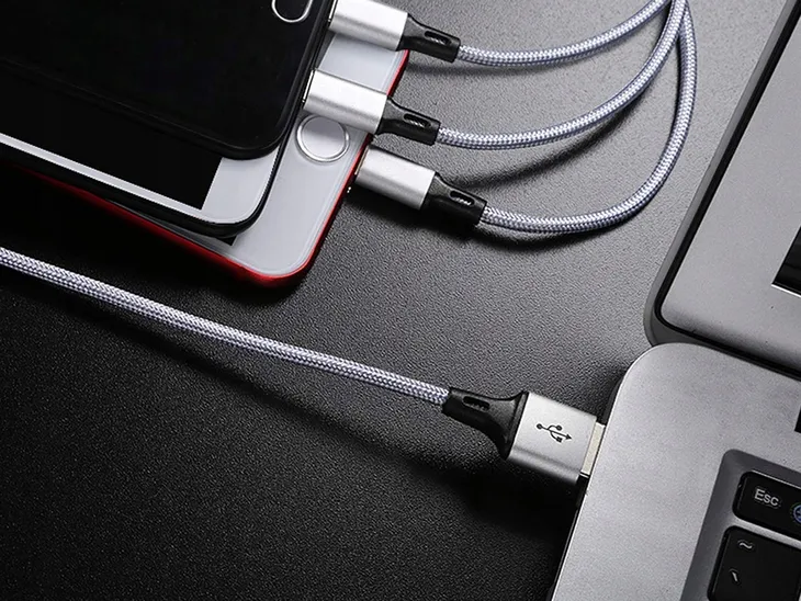 uniwersalny-kabel-przewod-usb-3w1-lightning-micro-usb-usb-c-do-iphone-120cm-stan-nowy