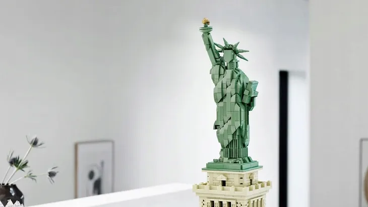 lego-architecture-21042-statua-wolnosci-material-plastik