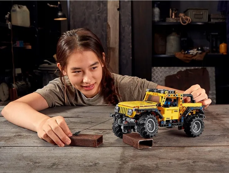 lego-technic-jeep-wrangler-42122-stan-nowy-liczba-elementow-665