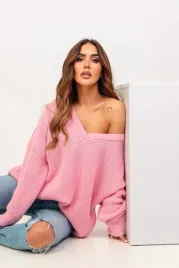 sweter-avery-dekolt-v-rozowyuni