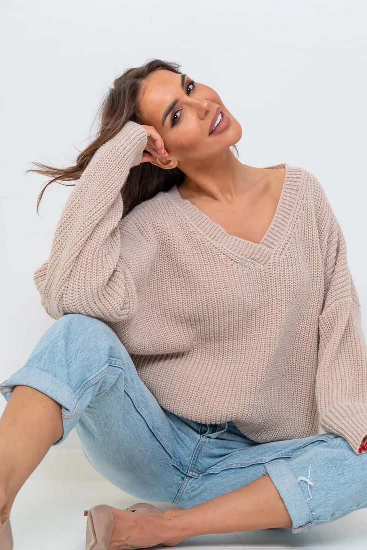 sweter-avery-dekolt-v-nude-uni