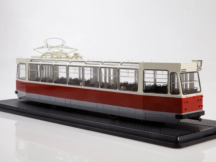 ssm-tramwaj-lm-68-czerwony-stan-nowy