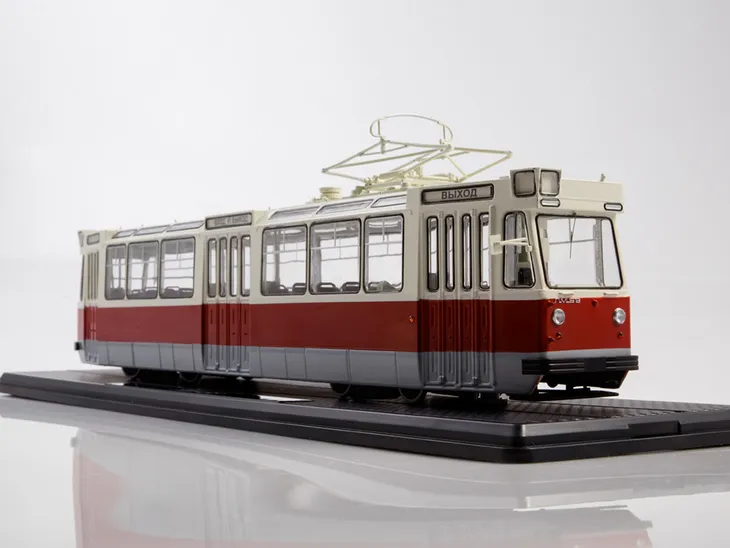 ssm-tramwaj-lm-68-czerwony-stan-nowy-stan-zlozenia-calosc-die-cast