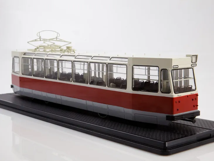 ssm-tramwaj-lm-68-czerwony-marka-inna-stan-zlozenia-calosc-die-cast