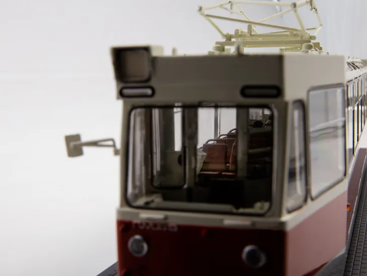 ssm-tramwaj-lm-68-czerwony-stan-zlozenia-calosc-die-cast-stan-nowy