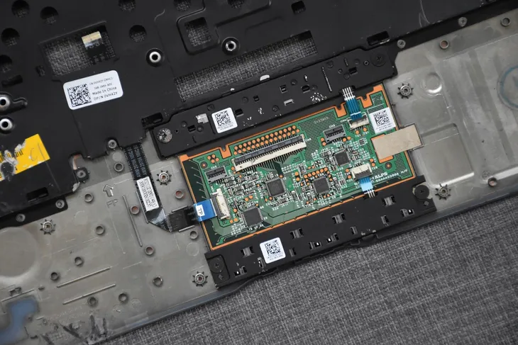 nowy-palmrest-touchpad-dell-latitude-e6430u-do-laptopow-dell