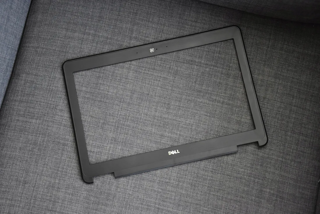 nowa-ramka-matrycy-dell-e7240-kamera