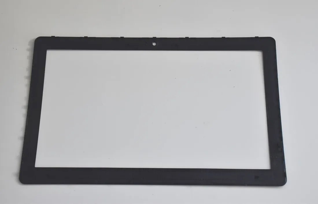 nowa-ramka-matrycy-dell-e6330-kamera