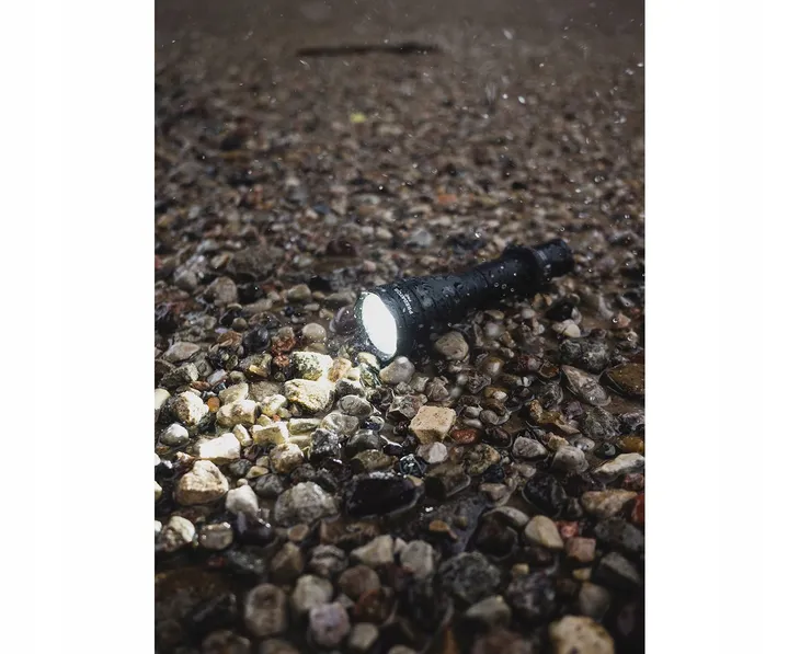 armytek-latarka-predator-pro-m-usb-1500-lm-warm-maksymalna-sila-swiatla-1500-lm