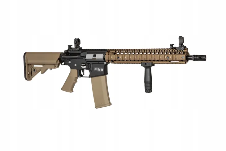 replika-karabinka-daniel-defense-mk18-sa-e26-zasilanie-elektryczne