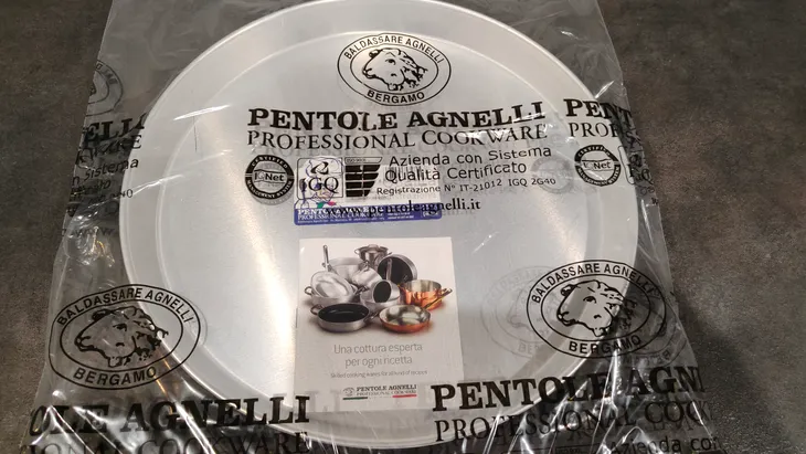 blacha-do-pizzy-pentole-angelli-illillo-wysokosc-3-cm