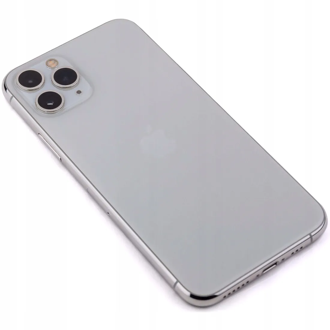 apple-iphone-11-pro-64gb-silver-or-stan-dobry