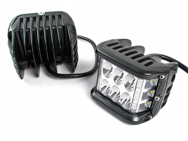 lampa-robocza-12v-24v-szperacz-panel-led-halogen-45w-cree-cube-samochodowa-producent-czesci-verk-group