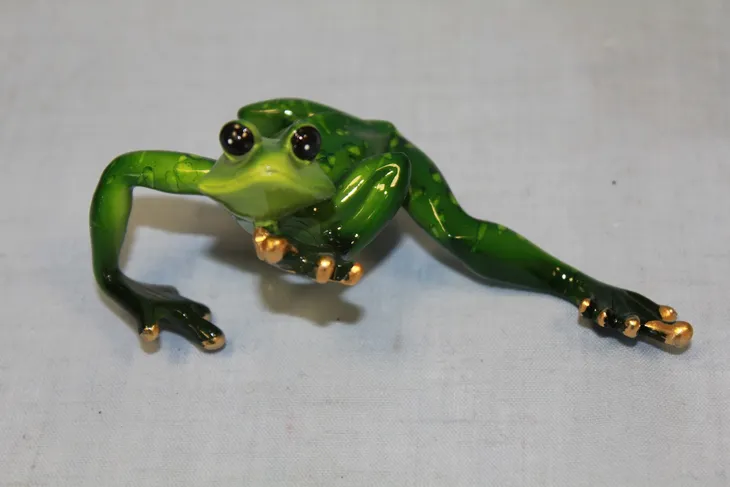 figurka-zaba