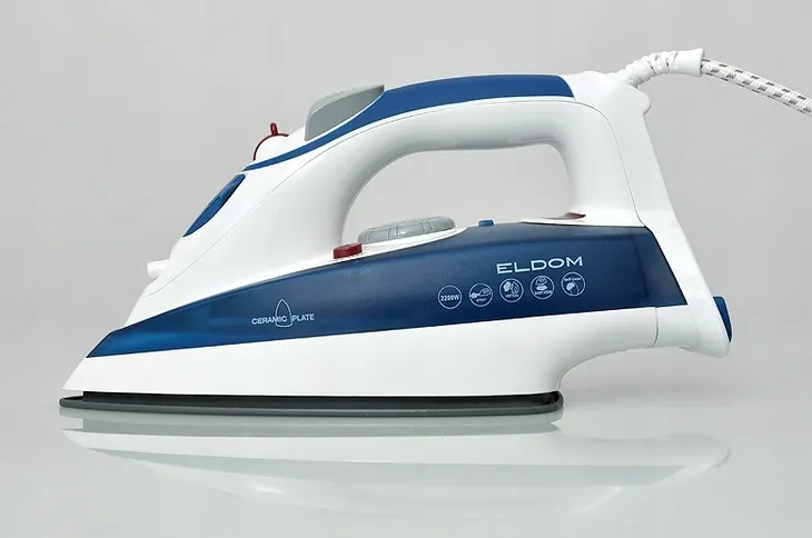 zelazko-eldom-da28c-2200-w-moc-2200-w