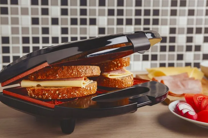 opiekacz-ceramiczny-sandwich-toster-nieprzywierajacy-eldom-st11-mocny-750w-szerokosc-produktu-11-cm