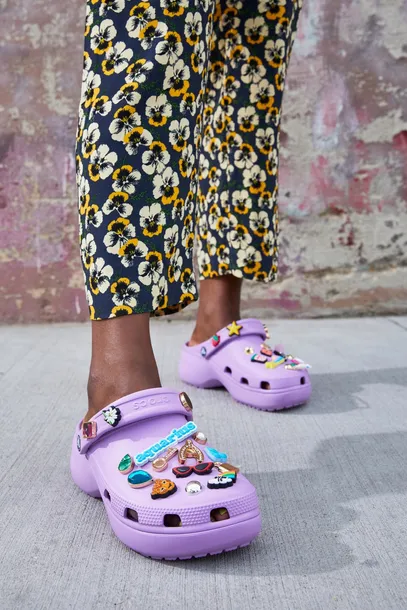 buty-chodaki-klapki-crocs-platform-classic-41-wysokosc-obcasa-platformy-2-cm