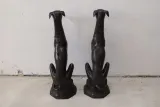 2-psy-z-brazu-charty-przed-dom-do-ogrodu-95cm