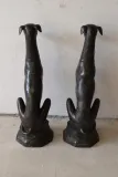 2-psy-z-brazu-charty-przed-dom-do-ogrodu-95cm