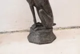2-psy-z-brazu-charty-przed-dom-do-ogrodu-95cm
