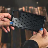 futeral-carbon-do-iphone-14-plus-czarny-waga-z-opakowaniem-0-3-kg-stan-nowy