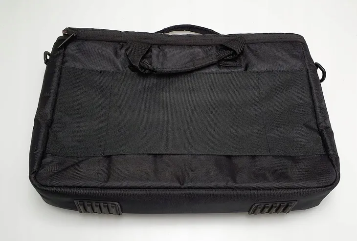 torba-do-laptopa-156-fujitsu-stan-powystawowy-wielkosc-matrycy-15-6