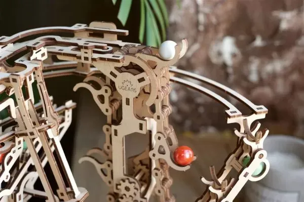 tor-kulkowy-ugears-lan-model-mechaniczny-gratis-bohater-inny