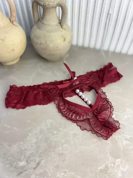 koronkowe-stringi-z-perelkami-stan-nowy