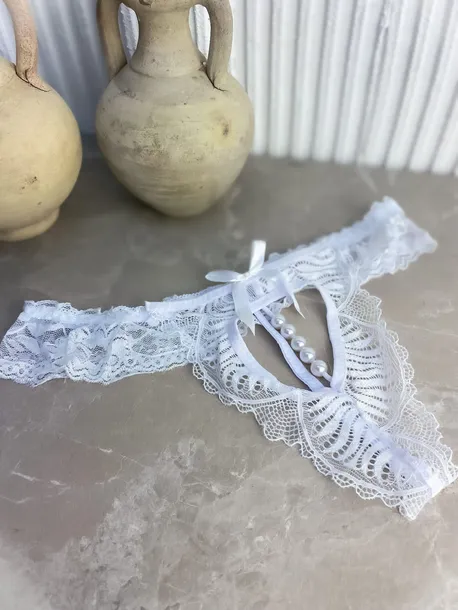 koronkowe-stringi-z-perelkami-plec-produkt-damski-stan-nowy