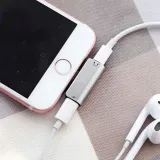 hoco-adapter-audio-2w1-iphone-lightning-8-pin-do-iphone-lightning-8-pin-stan-nowy-waga-z-opakowaniem-0-3-kg