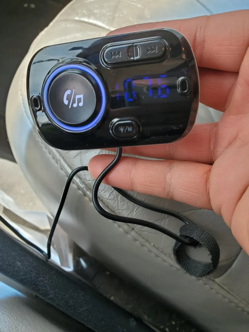 transmiter-bluetooth-fm-samochodowy-ladowarka-usb-stan-nowy