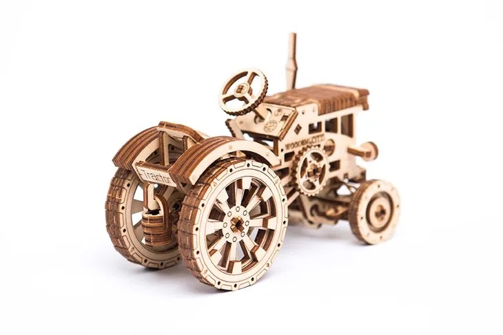 drewniane-puzzle-3d-traktor-bohater-inny