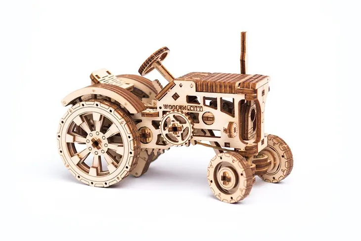drewniane-puzzle-3d-traktor-wiek-dziecka-0