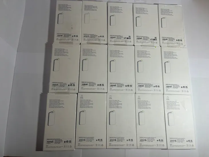 plecki-apple-do-iphone-13-mini-skorka-cytryny-funkcje-ladowanie-indukcyjne-pochlanianie-wstrzasow
