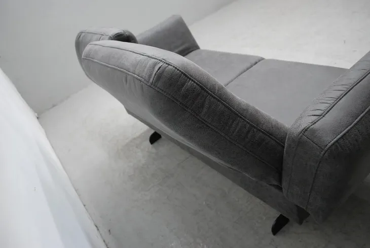 rhd-nowa-sofa-2-os-design-kanapa-stan-nowy-powierzchnia-spania-szerokosc-cm-nie-dotyczy
