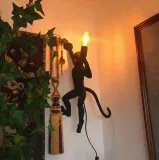 stylowa-lampa-scienna-malpka-kolor-inny