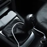 transmiter-fm-bluetooth-ladowarka-mp3-2xusb-sd-lcd-cechy-dodatkowe-wbudowany-mikrofon-wyswietlacz